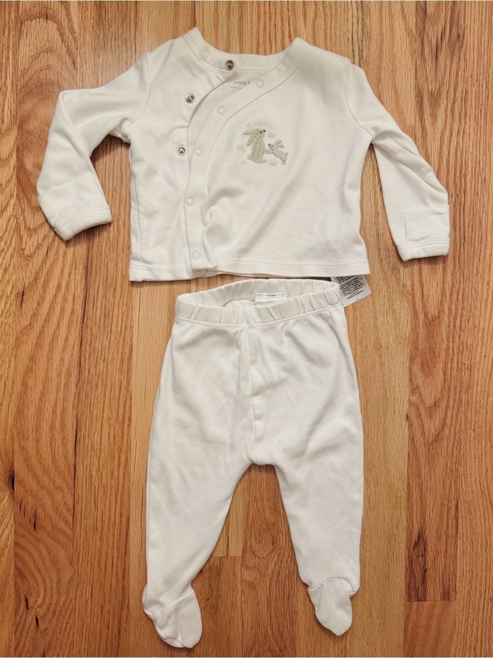 Pottery Barn 0-3 month baby White Soft Cotton Two-Piece Baby Pajama Bunny Motif